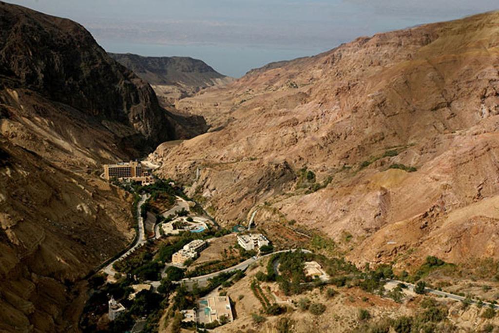 Hotel Ma'In Hot Springs Esterno foto The canyon of the river