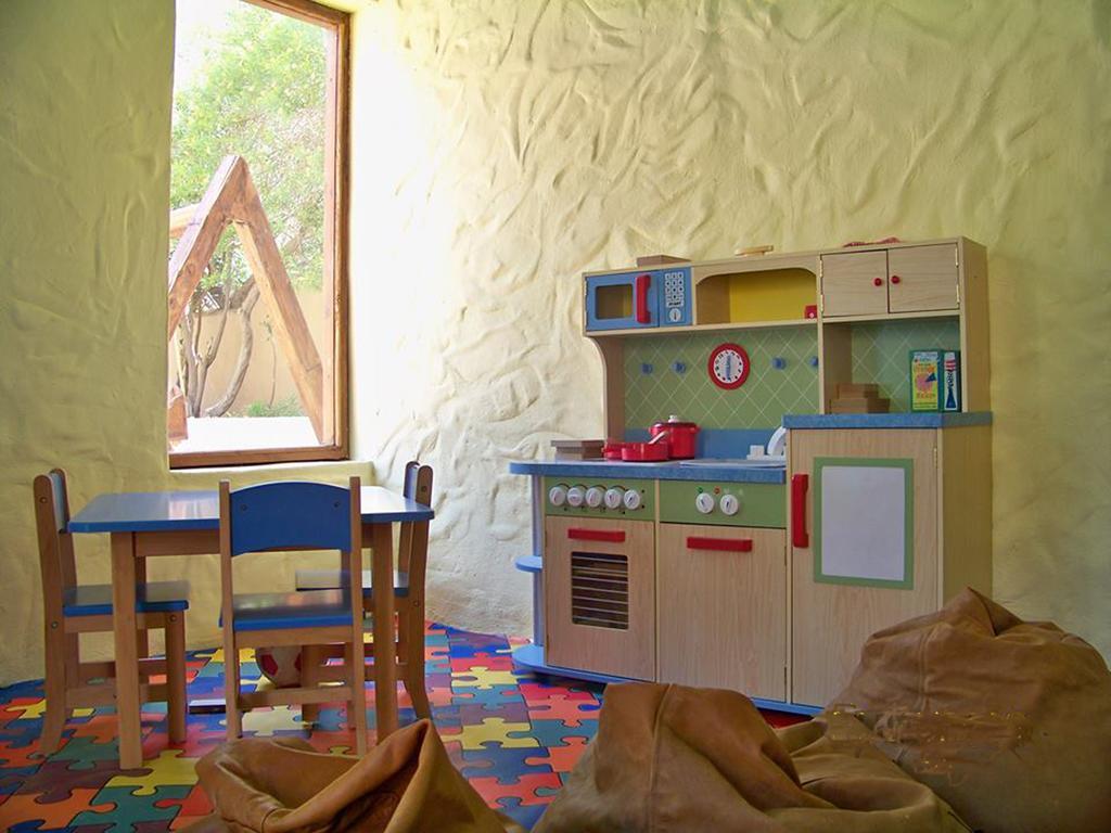 Hotel Ma'In Hot Springs Esterno foto A classroom at the Waldorf school in Freiburg, Germany