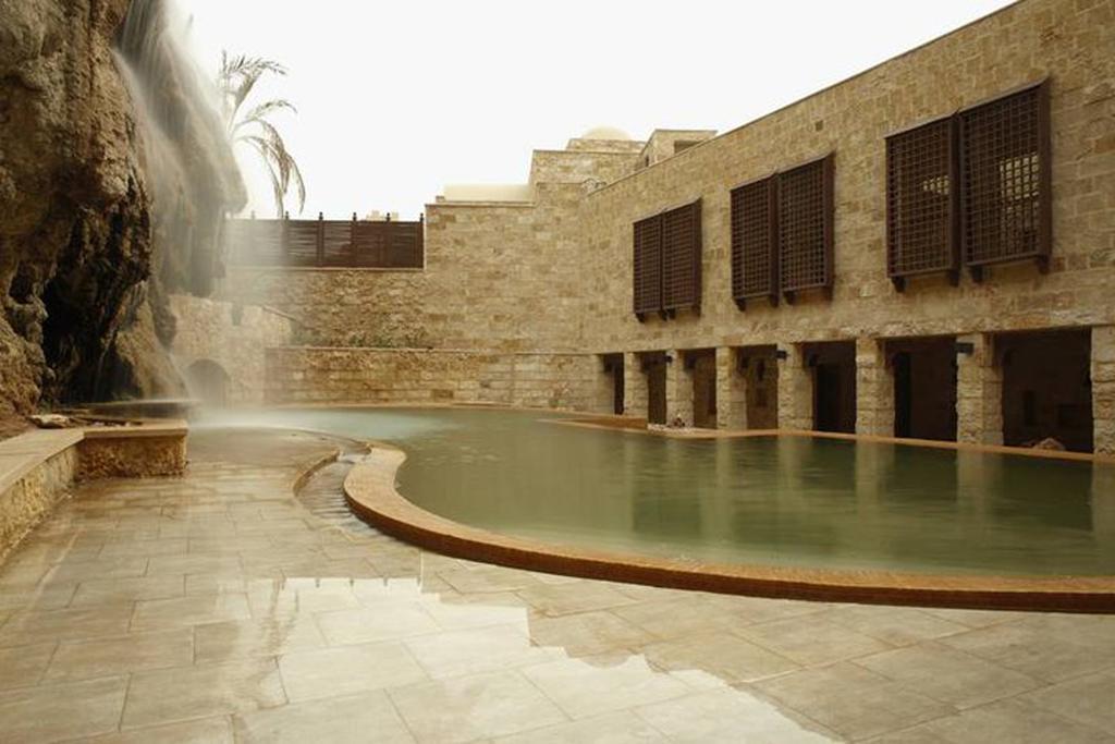 Hotel Ma'In Hot Springs Esterno foto The pool at the Dead Sea Spa