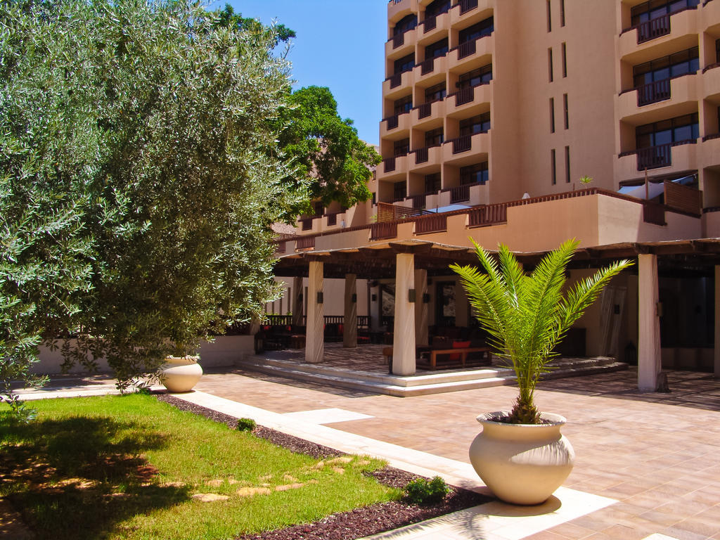 Hotel Ma'In Hot Springs Esterno foto The hotel's entrance
