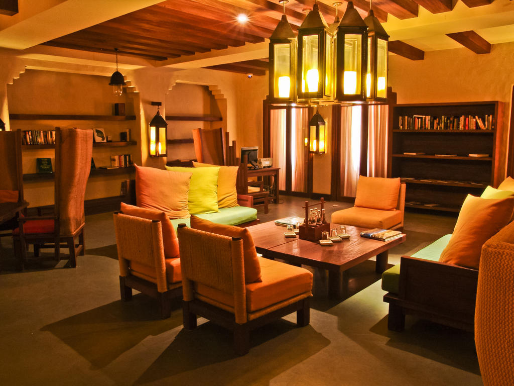 Hotel Ma'In Hot Springs Esterno foto The interior of the Banyan Tree Spa at the Banyan Tree Hotel, Phuket, Thailand