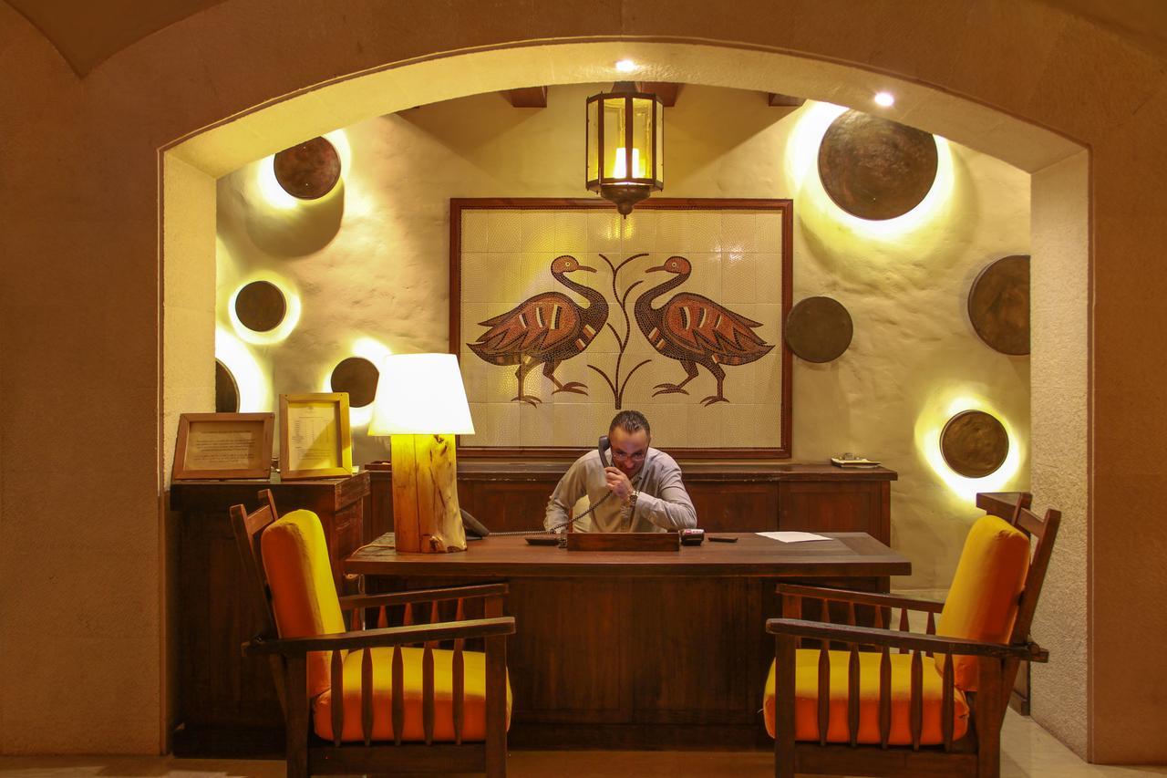 Hotel Ma'In Hot Springs Esterno foto Concierge at the Four Seasons Hotel, Mumbai